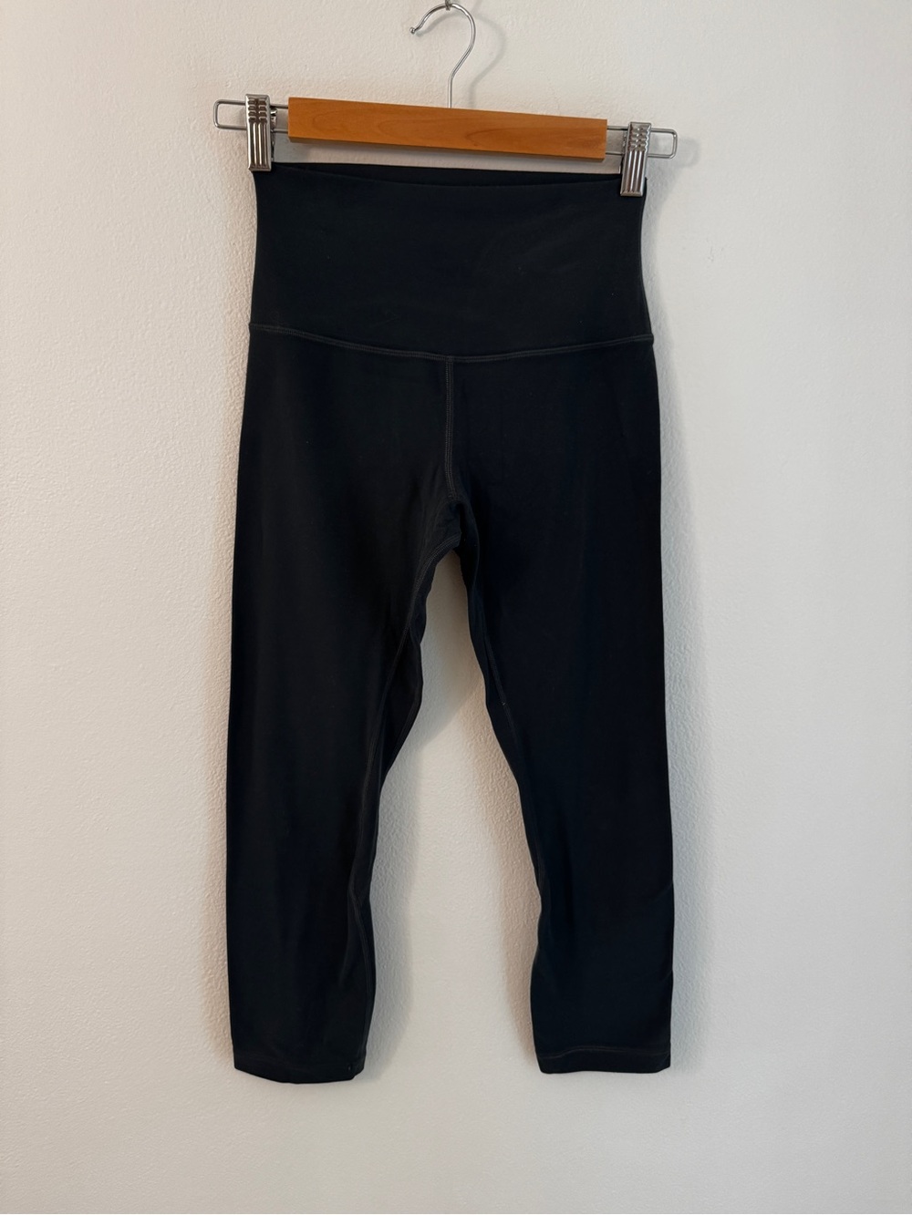Lululemon Dark Grey High-Rise Capri Leggings - Size 4